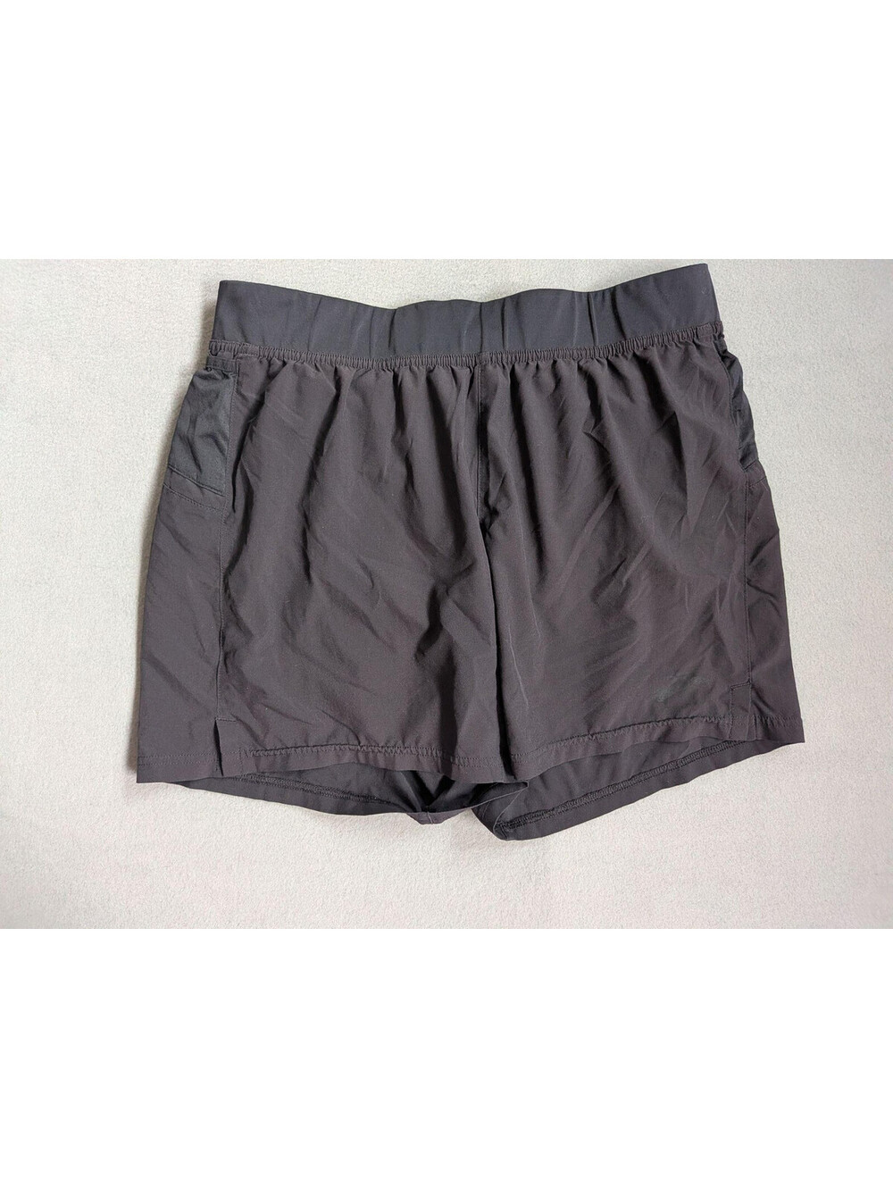 Brooks Shorts Mens M Black 7 Inch Running Pocket Quick Dry Athletic Workout